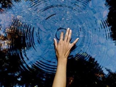 О СМИСЛУ ПИСАЊА БЕЗ ТЕЖИШТА: КРИТИКА СИМУЛАЦИЈЕ У САВРЕМЕНОЈ ПОЕЗИЈИ (БОРИВОЈ&nbsp;ВЕЗМАР)