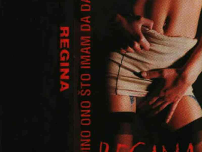 REGINA: TRIDESET PET GODINA BENDA – NA SCENI I IZA NJE (PRIREDILI BORIS MILIJAŠ I OLIVERA&nbsp;DRAGIŠIĆ)