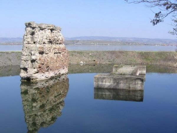 ОДСТУПАЊЕ И ДРУГЕ ПЕСМЕ (САША СКАЛУШЕВИЋ&nbsp;СКАЛА)