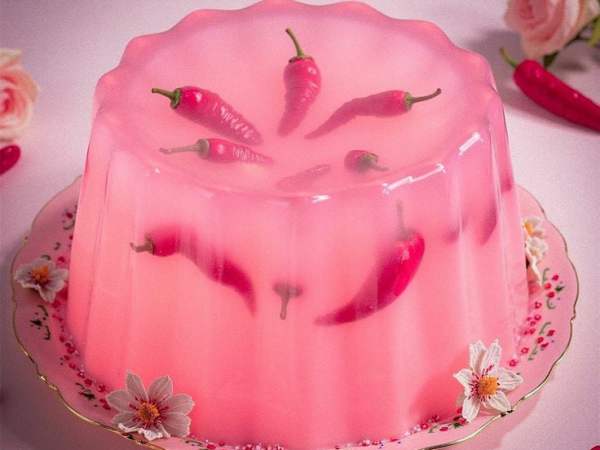 ОСВРТ НА ПОЛЕМИКУ ПОВОДОМ ОБЈАВЉИВАЊА ЦРВЕНОГ БАНА (АЛЕКСАНДРА&nbsp;МИЉАНОВИЋ)